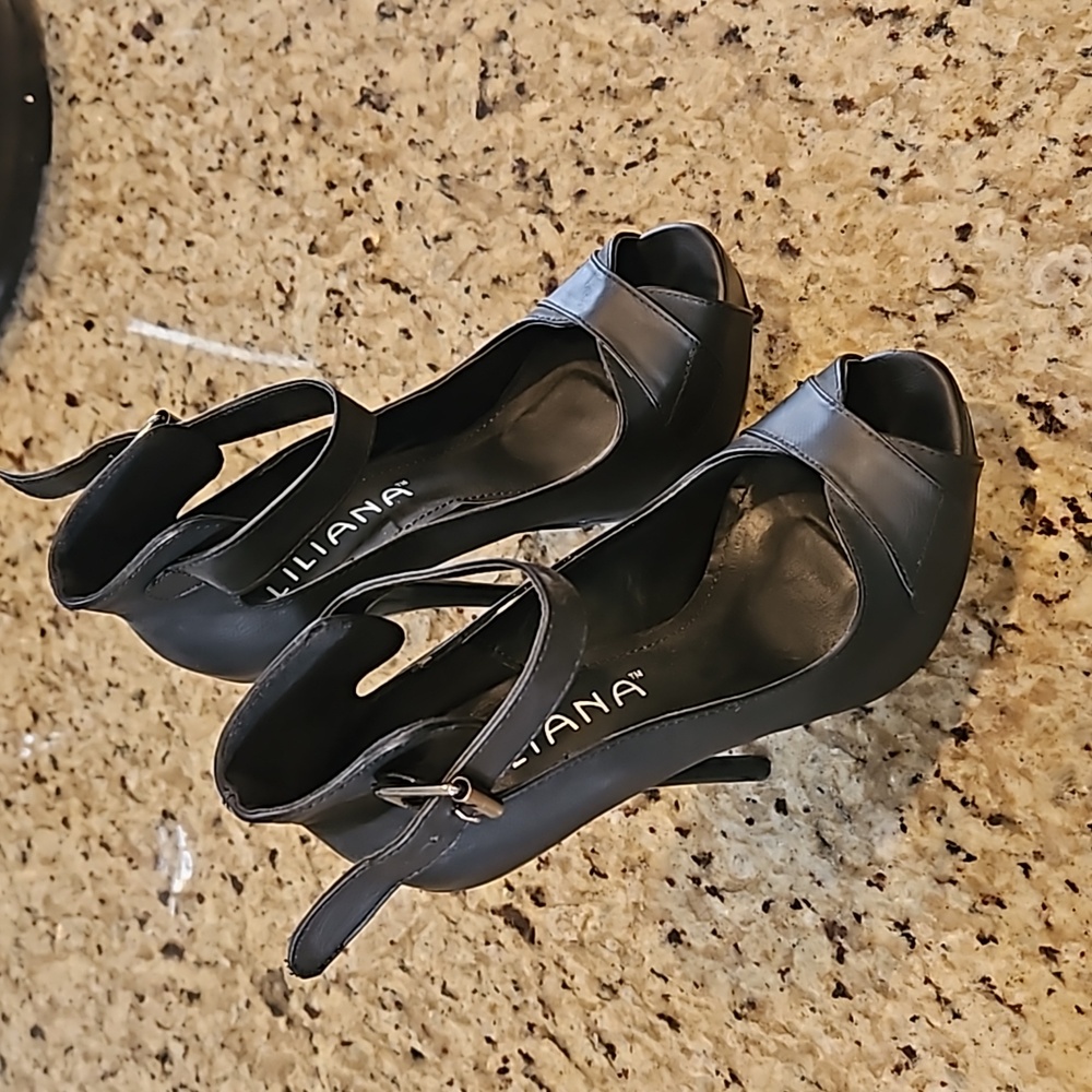 Liliana heels